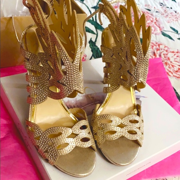 Fabulous Jessica Simpson pearl gold heels✨ - Picture 4 of 4